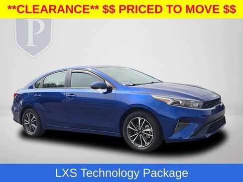 Used 2024 Kia Forte LXS w/ LXS Technology Package FWD image 2