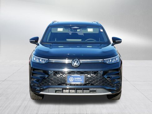 Certified 2025 Volkswagen Tiguan SEL R-Line image 2