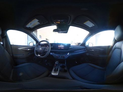 Used 2025 Buick Envista Preferred image 41