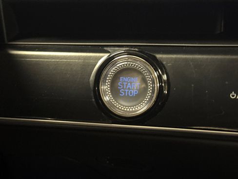 New 2026 Genesis GV70 2.5T AWD/4WD image 23