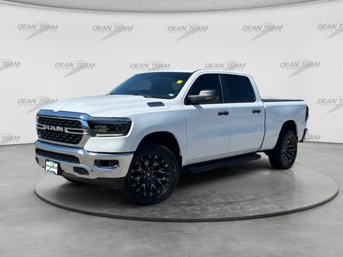 Used 2023 RAM 1500 Big Horn AWD/4WD image 3