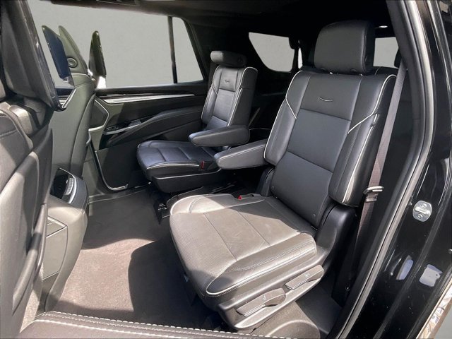 Certified 2025 Cadillac Escalade Premium Luxury AWD/4WD image 28