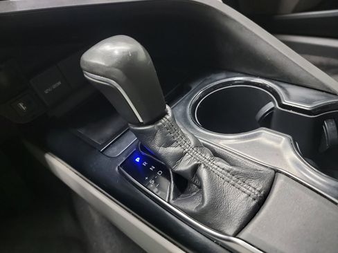 Used 2019 Toyota Camry SE image 26