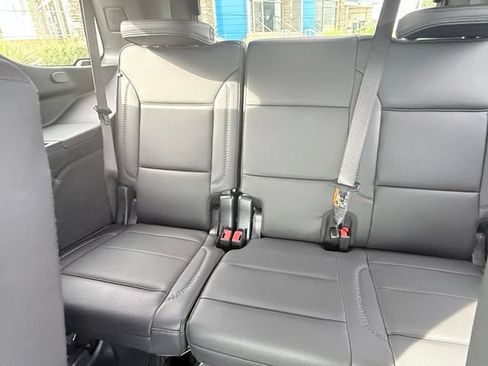Used 2025 GMC Yukon Denali RWD image 21