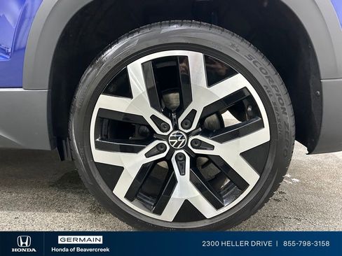 Used 2023 Volkswagen Taos SEL AWD/4WD image 14