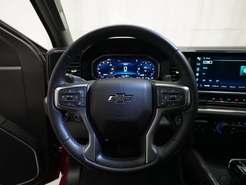 Used 2024 Chevrolet Silverado 1500 LT Trail Boss w/ Convenience Package II AWD/4WD image 4