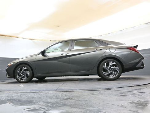 Certified 2024 Hyundai Elantra SEL w/ Convenience Package image 41