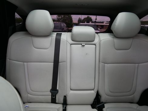 Used 2022 Hyundai Tucson Limited AWD/4WD image 13
