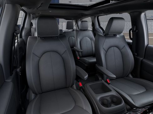 New 2026 Chrysler Pacifica Select image 10