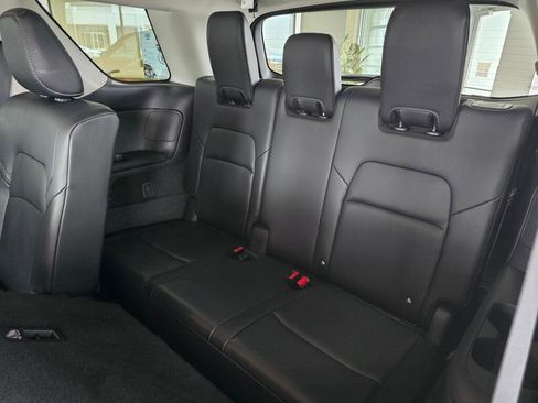 Used 2025 Nissan Pathfinder SL AWD/4WD image 39