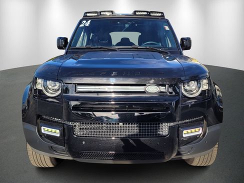 Used 2024 Land Rover Defender 110 S image 2