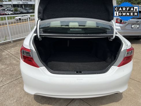 Used 2014 Toyota Camry XLE FWD image 12