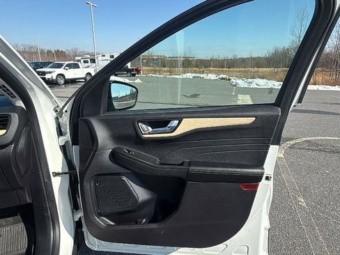 Used 2022 Ford Escape Titanium w/ Titanium Elite Package image 17