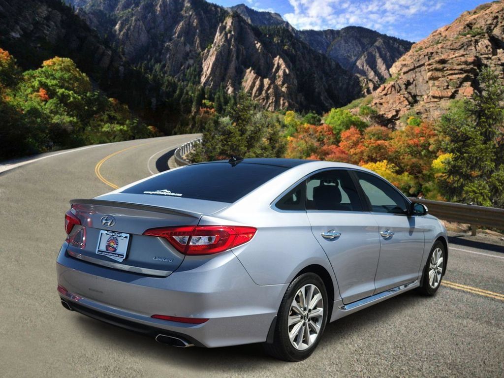 Used 2016 Hyundai Sonata Limited w/ Option Group 04 FWD image 3