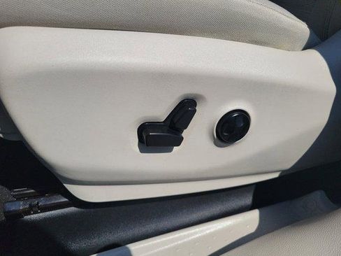 Used 2018 Chrysler Pacifica Touring Plus image 18