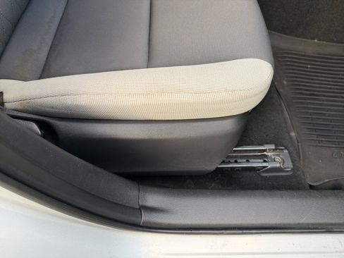 Used 2025 Toyota Corolla LE FWD image 31