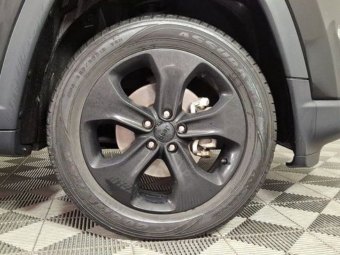 Used 2018 Jeep Compass Altitude w/ Popular Equipment Group image 11