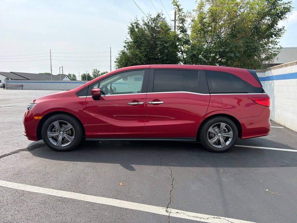 Certified 2024 Honda Odyssey EX image 2