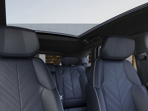 New 2026 Cadillac Optiq Luxury 2 image 24