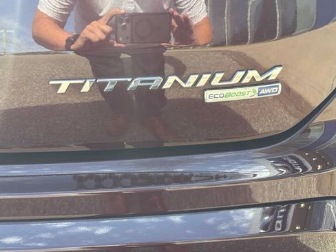 Used 2019 Ford Edge Titanium w/ Equipment Group 301A AWD/4WD image 8