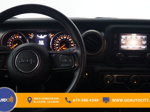 Used 2021 Jeep Gladiator Sport AWD/4WD image 5