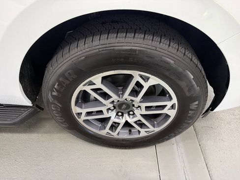 New 2026 Ford Expedition Max Active RWD image 5