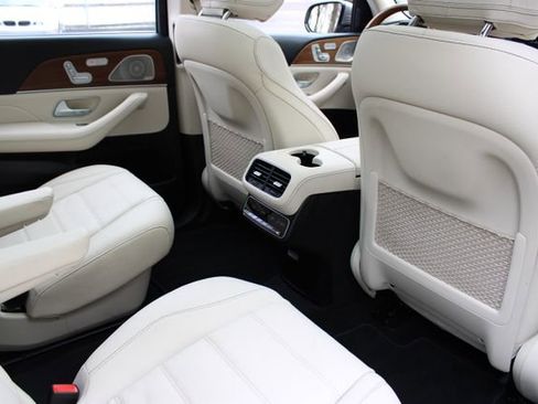 Used 2022 Mercedes-Benz GLS 450 4MATIC image 15
