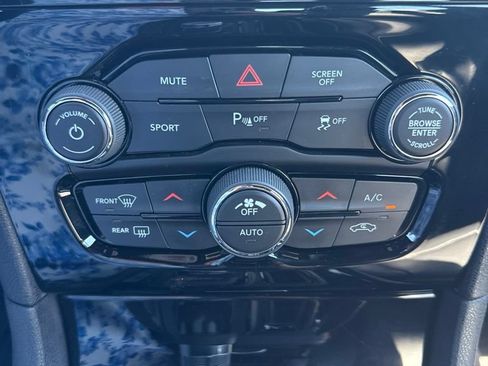 Used 2018 Chrysler 300 S w/ 300S Premium Group 2 AWD/4WD image 17