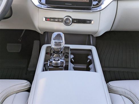 New 2026 Volvo XC90 T8 Ultra w/ Protection Package Premier image 24