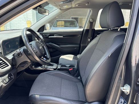 Used 2025 Kia Seltos S FWD image 29