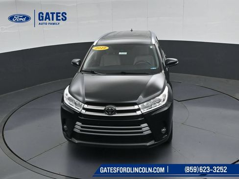 Used 2019 Toyota Highlander XLE AWD/4WD image 54