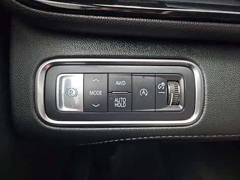 Used 2025 Buick Enclave Avenir w/ Super Cruise Package AWD/4WD image 23