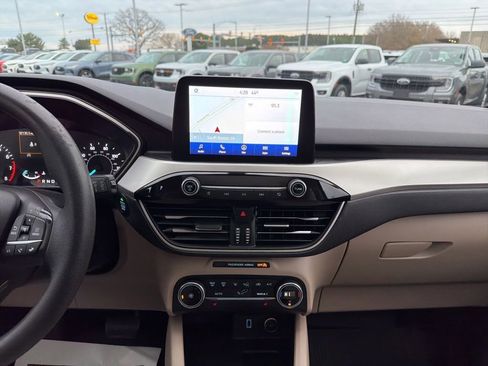 Certified 2020 Ford Escape SE image 28