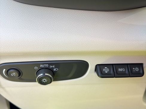 Used 2023 Buick Envision Avenir image 14