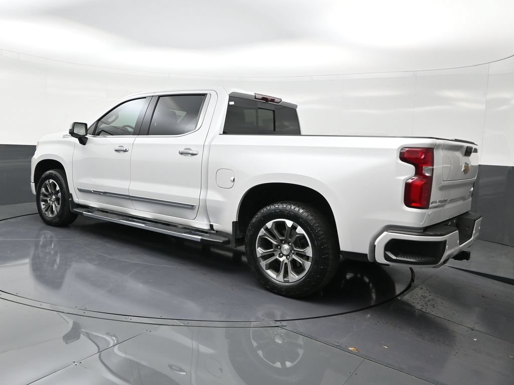 Used 2024 Chevrolet Silverado 1500 High Country AWD/4WD image 3