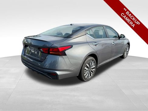 Used 2024 Nissan Altima 2.5 SV AWD/4WD image 6