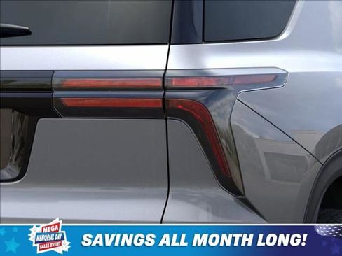 New 2026 Chevrolet Traverse LT w/ Driver Confidence Package FWD image 11