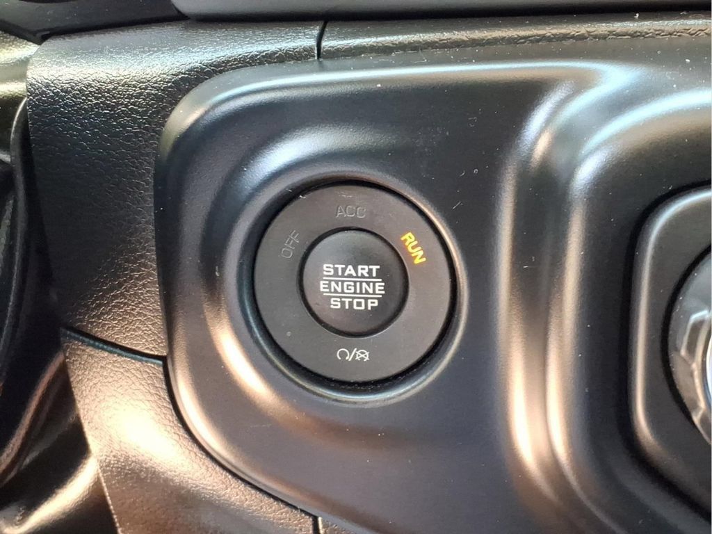 Used 2022 Jeep Wrangler Unlimited Sport AWD/4WD image 7