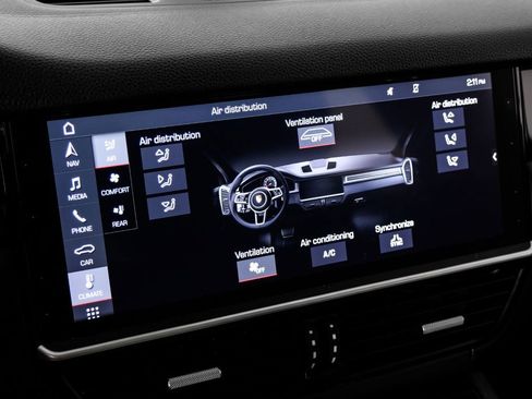 Used 2019 Porsche Cayenne S image 32