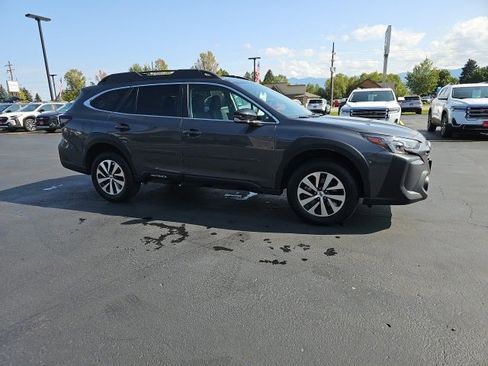 Used 2025 Subaru Outback Premium image 66