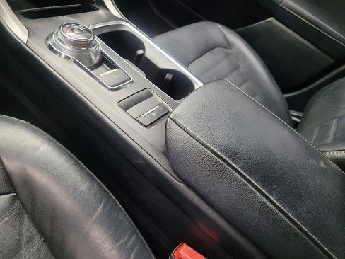 Used 2017 Ford Fusion SE w/ Fusion SE Technology Package FWD image 26