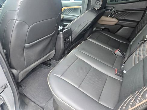Used 2023 GMC Canyon Denali AWD/4WD image 12