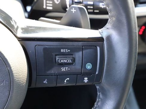 Used 2022 Nissan Pathfinder SV image 23