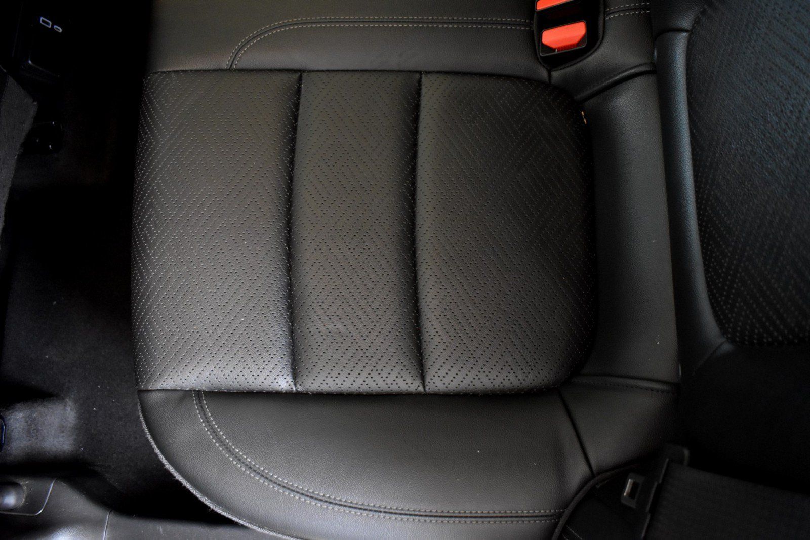 Used 2021 Buick Encore GX Essence w/ Experience Buick Package FWD image 26