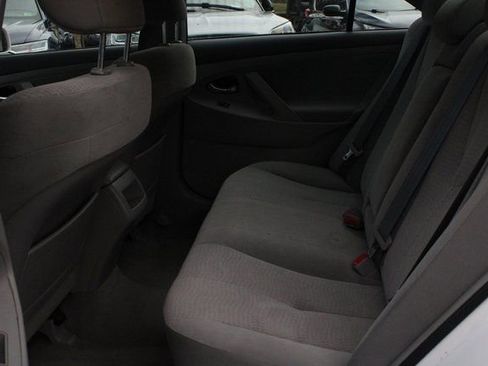 Used 2011 Toyota Camry LE w/ LE Extra-Value Pkg image 43