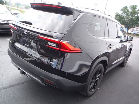 Used 2024 Toyota Grand Highlander AWD image 7