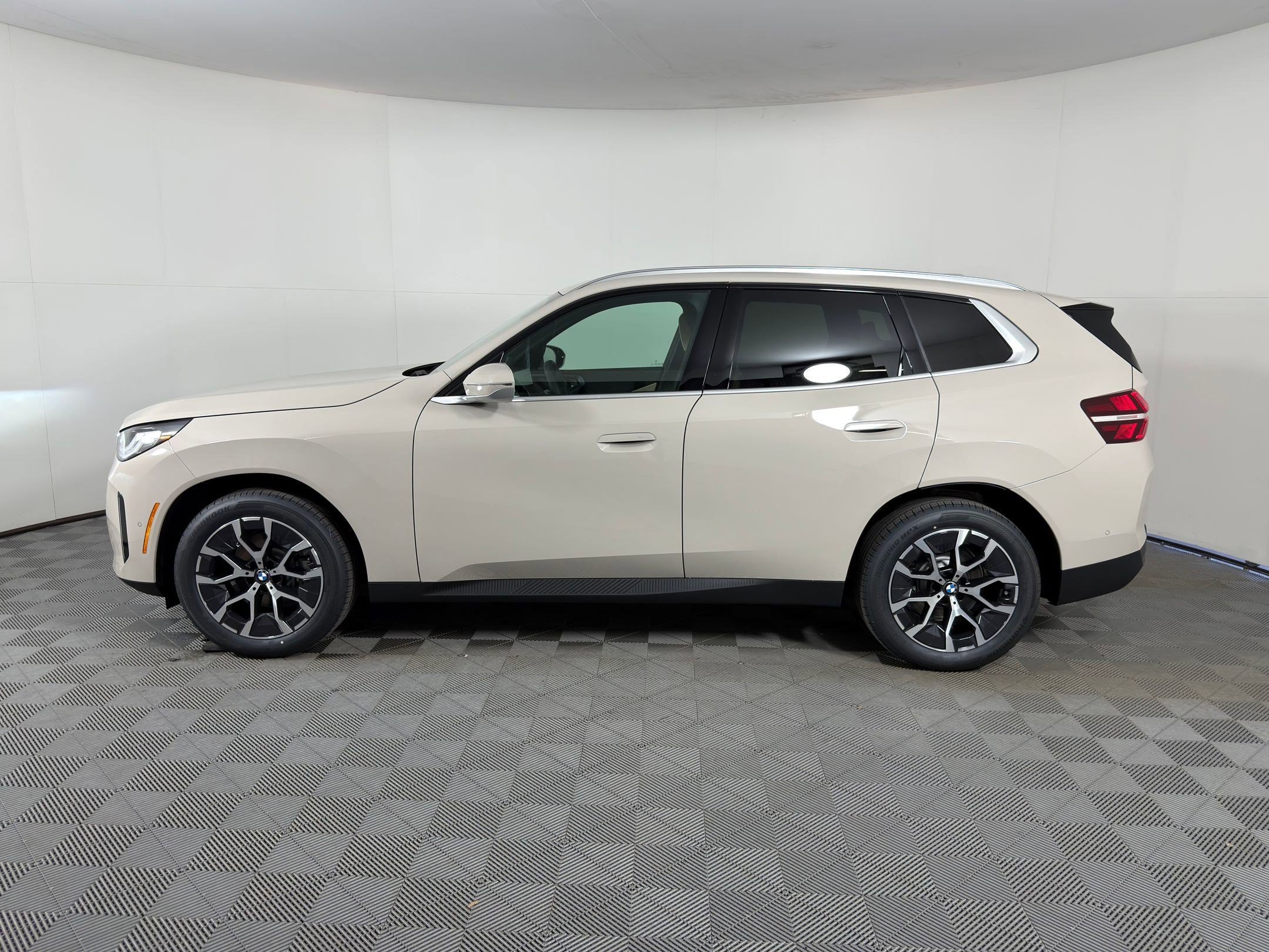 Used 2026 BMW X3 xDrive30i AWD/4WD image 2