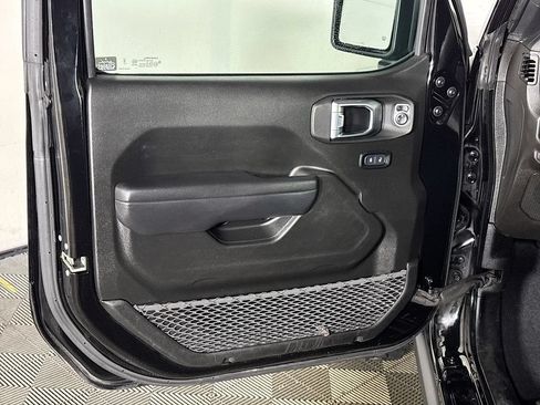 Certified 2023 Jeep Wrangler Unlimited AWD/4WD image 11
