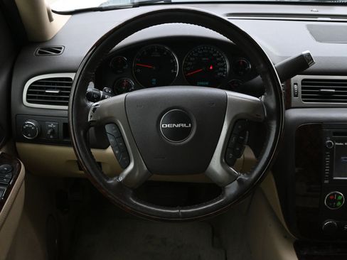 Used 2013 GMC Yukon XL Denali RWD image 9