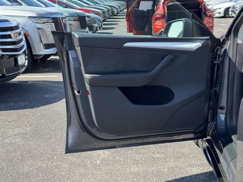 Used 2023 Tesla Model Y Long Range AWD/4WD image 17